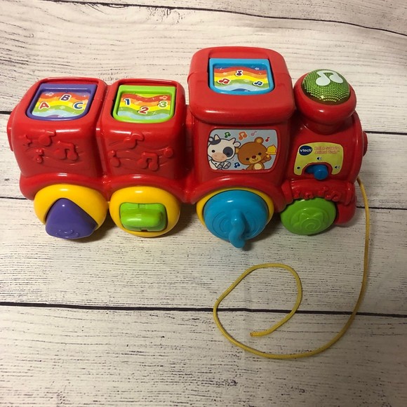 Vtech Roll and Surprise Animal Train Pop Up Animals. - Picture 2 of 4